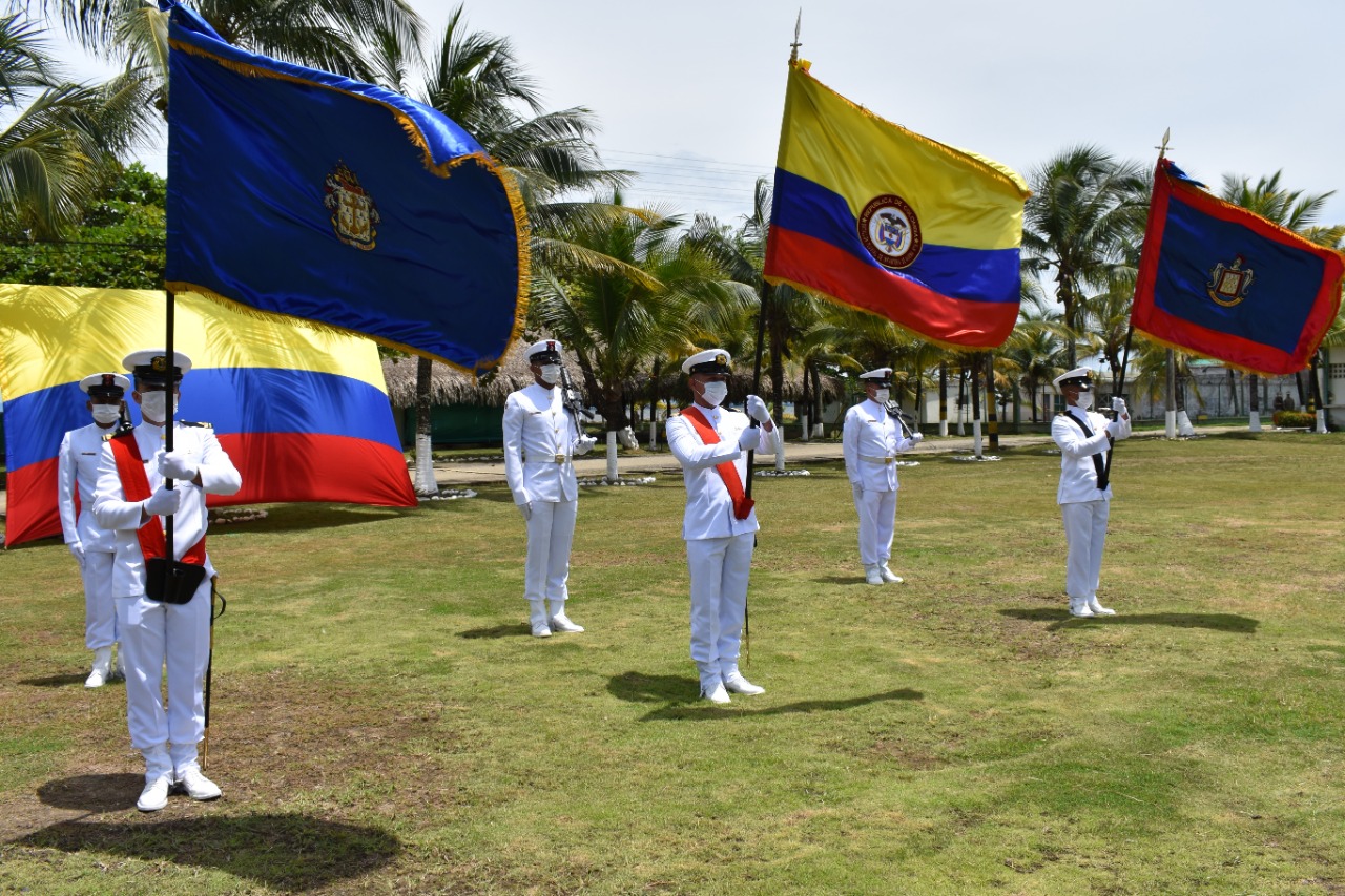 Integrantes de la Armada Nacional