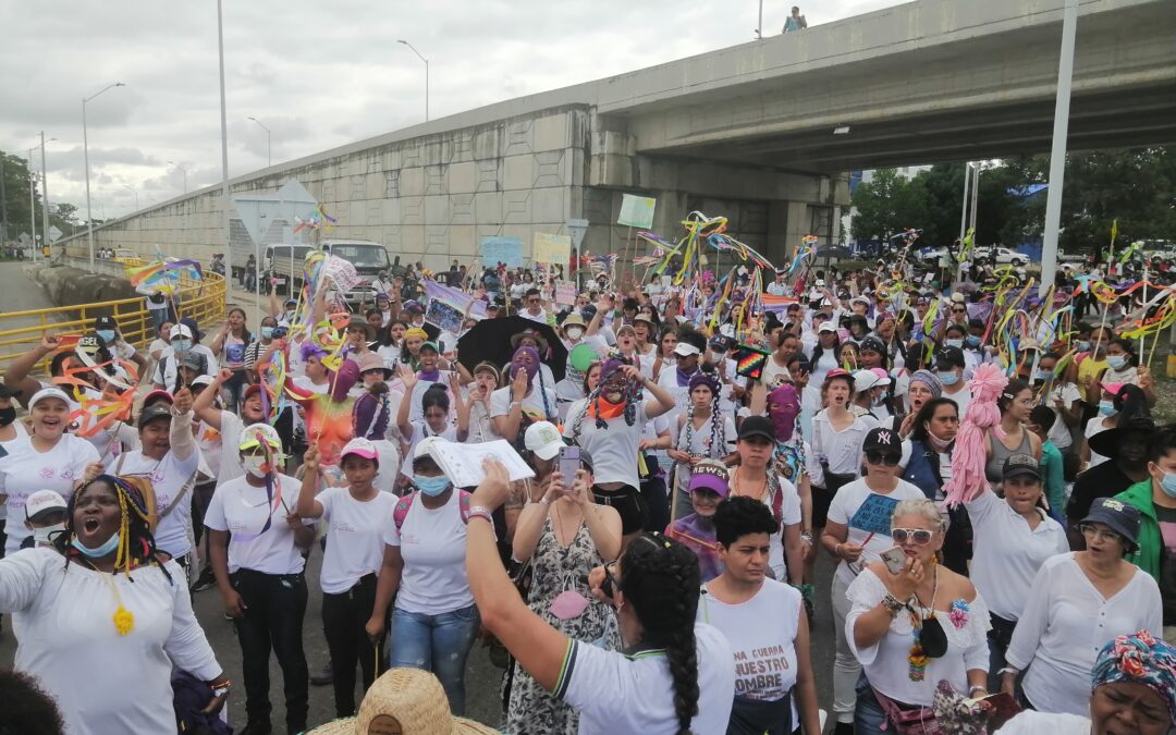 3000 mujeres marchan en Bajo Cauca por la paz