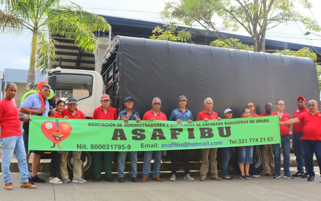 Exadministradores de fincas bananeras víctimas reciben vehículo para impulsar desarrollo socioeconómico